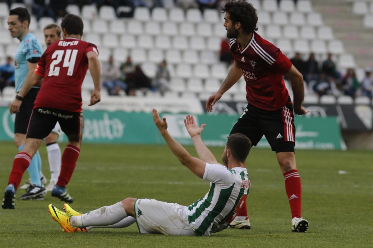 Fotogalería / El Córdoba CF se deja empatar en el último minuto.