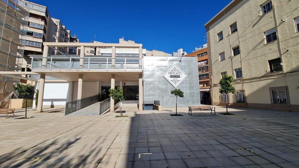 Entrada al Mercado de Ronda del Carmen.