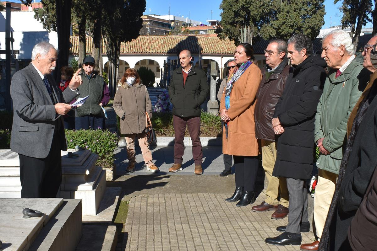 Homenaje a Celares en el cementerio de San Rafael, este domingo.