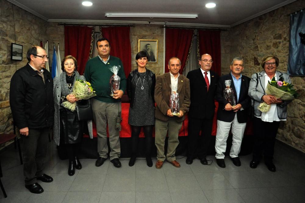 Cuatro décadas dedicadas a los alumnos de Carril