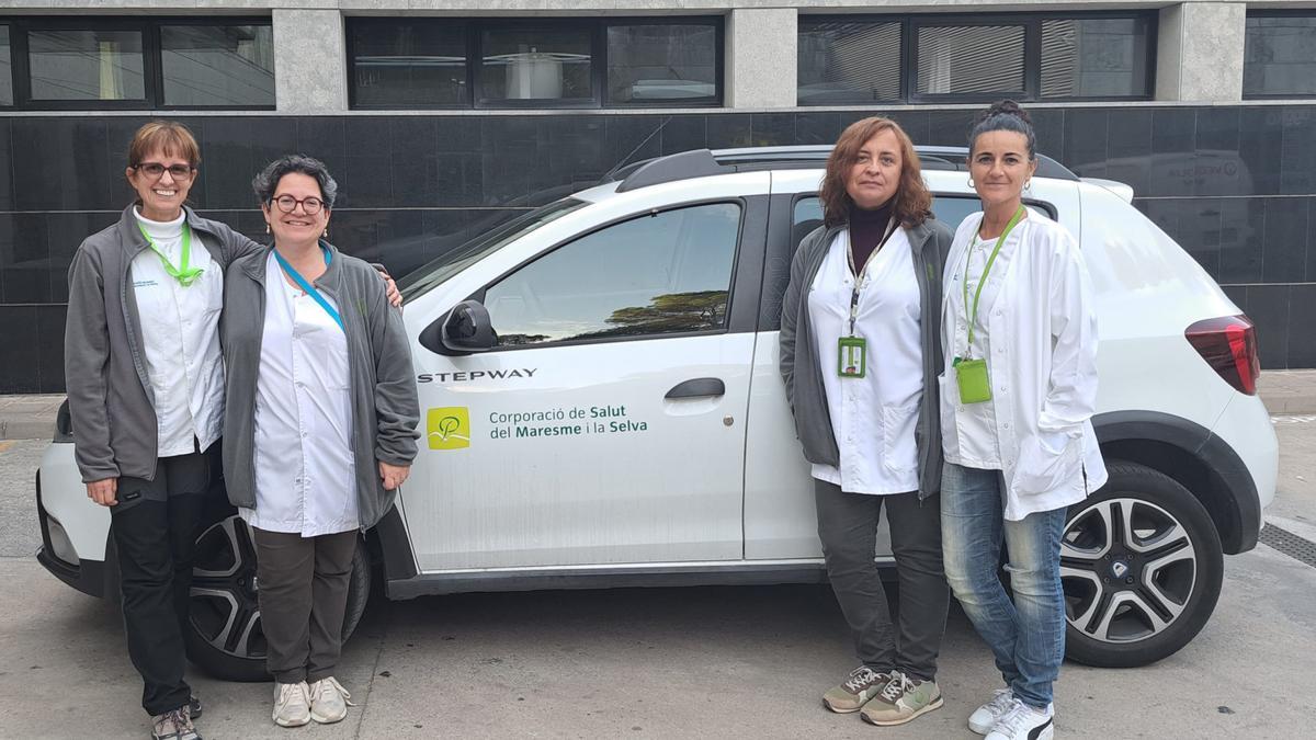 L'equip d'hospitalització a domicili abans de fer un servei.