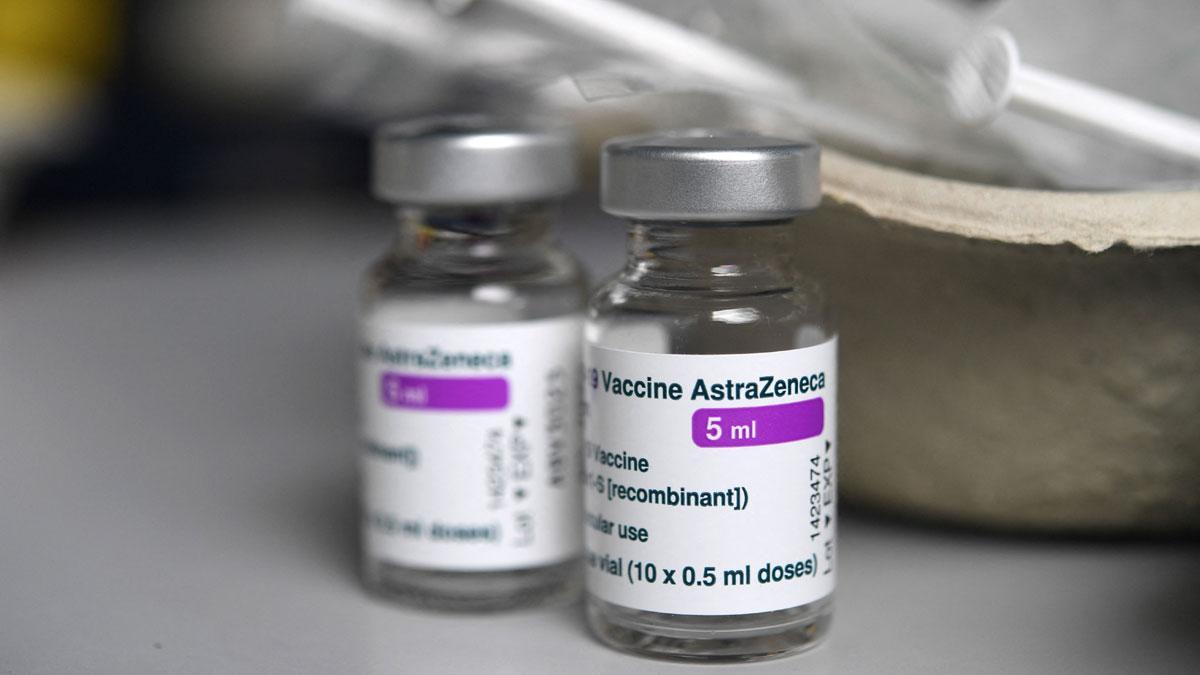 Espanya tornarà a vacunar amb AstraZeneca a partir de dimecres que ve