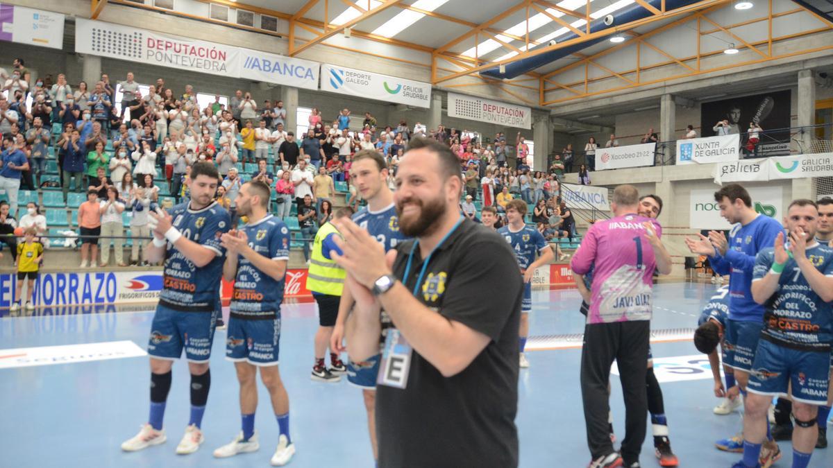 El entrenador del Cangas, Nacho Moyano, al acabar el encuentro de ayer.