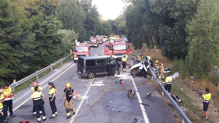 Cuatro muertos en un choque frontal en Girona