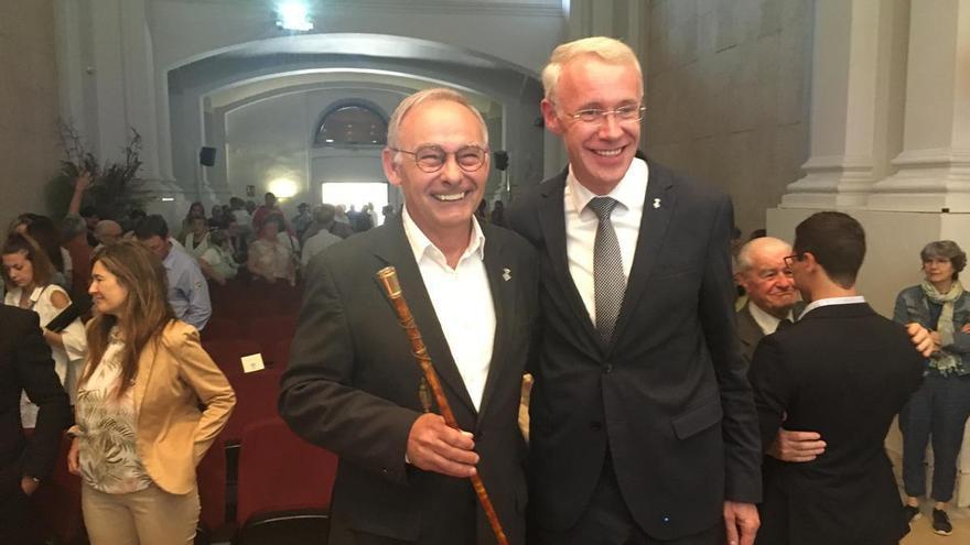 Jordi Gassió pren la vara d’alcalde de Puigcerdà oferint mà estesa a ERC