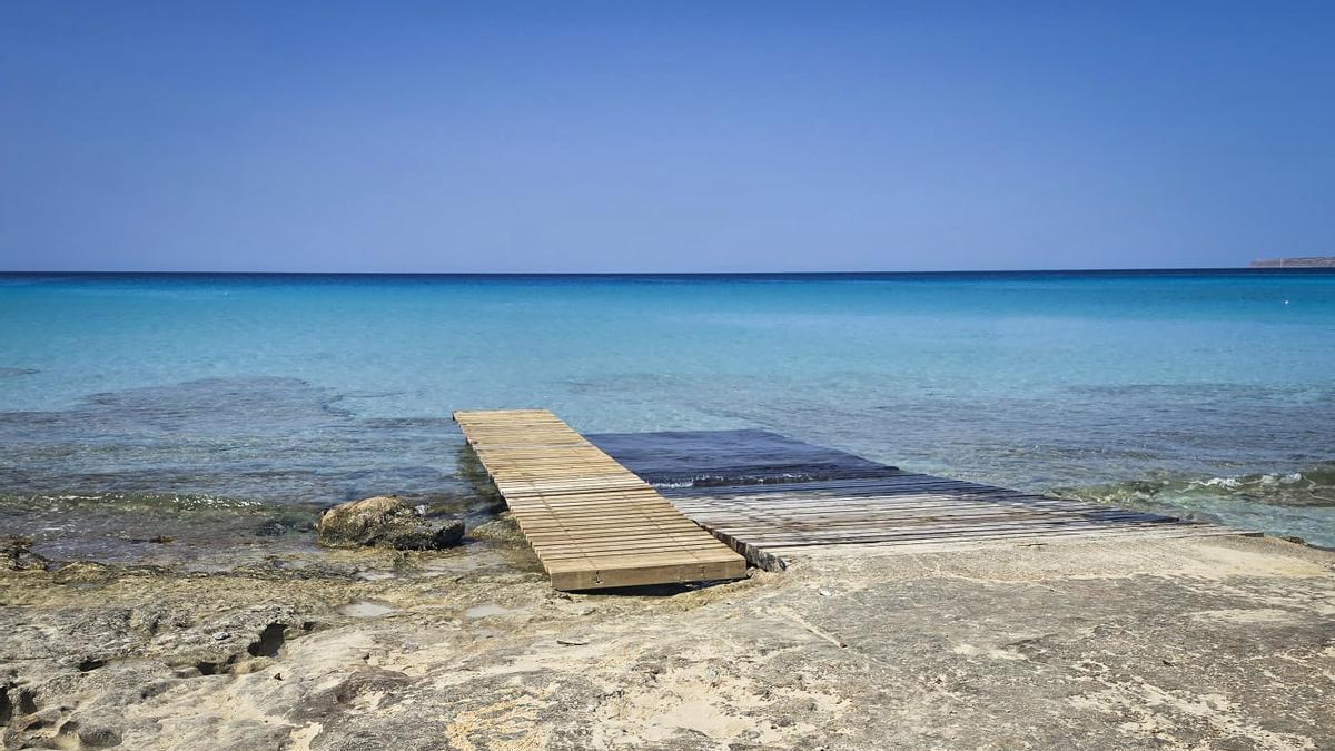 Renovada rampa de es Copinar en Formentera.