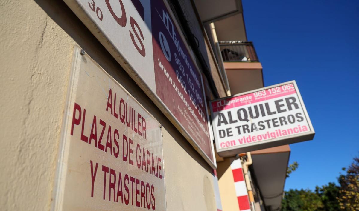 Anuncio de trasteros protegidos con videovigilancia.