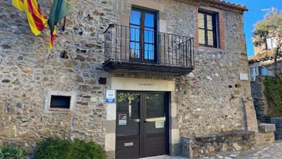 La façana de l'Ajuntament de Sant Martí Vell