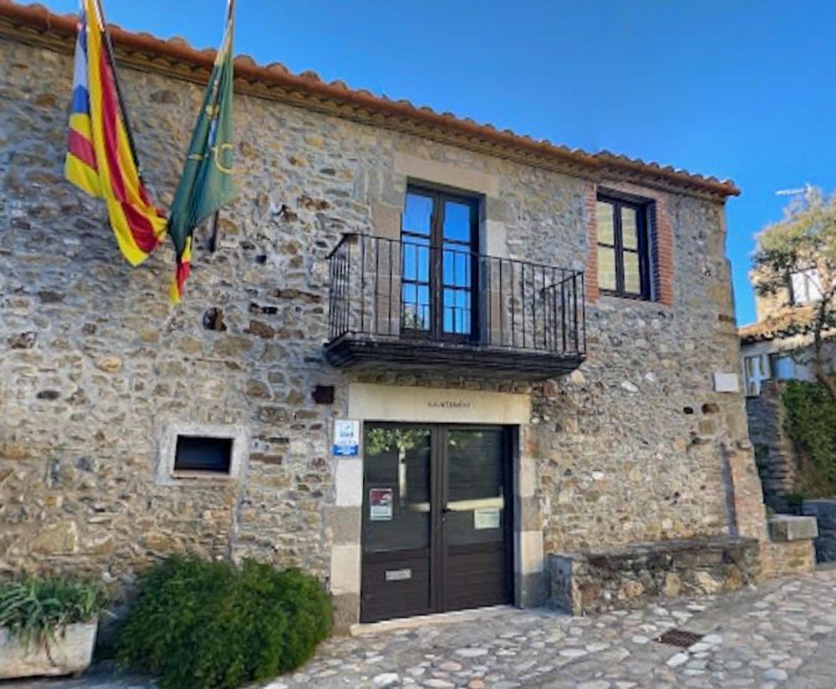 La façana de l'Ajuntament de Sant Martí Vell