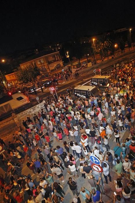 Tensión en El Rollo en el séptimo día de protestas por el soterramiento