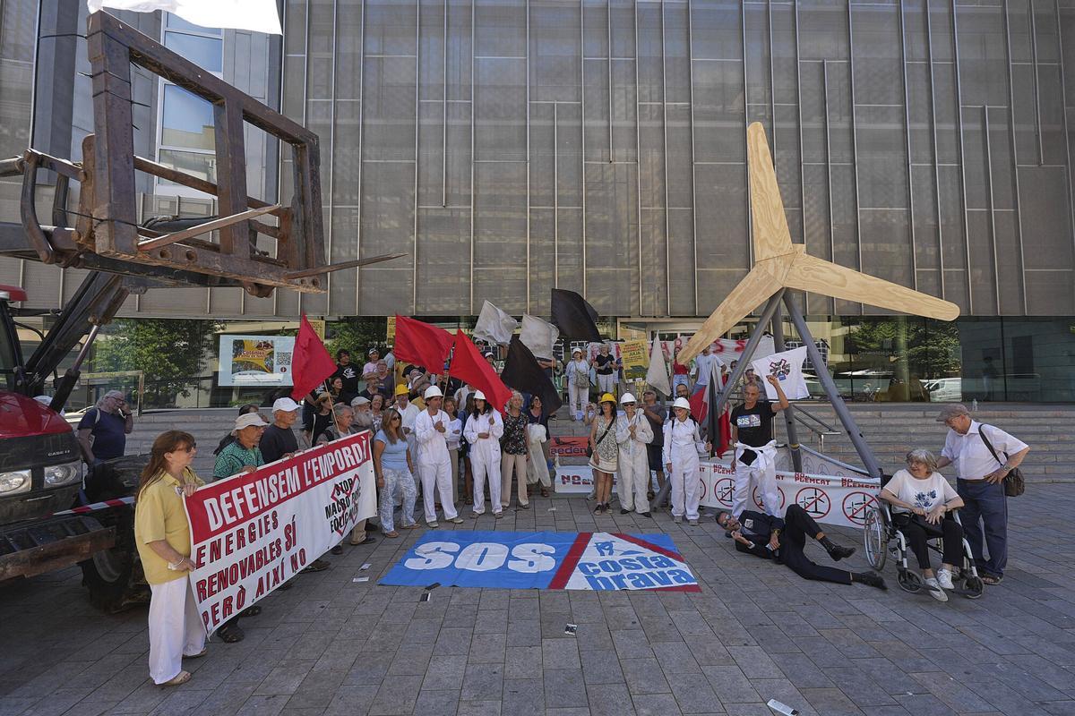 Les imatges de la protesta contra els Macroprojectes energètics