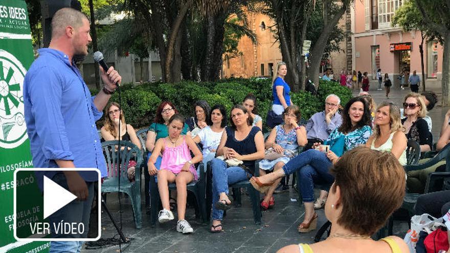 Filosofía en la calle: el Ágora de Atenas revive en la Plaza de España