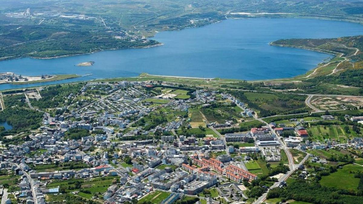 Vista aérea de la localidad coruñesa de As Pontes, donde Sentury proyecta construir la factoría.