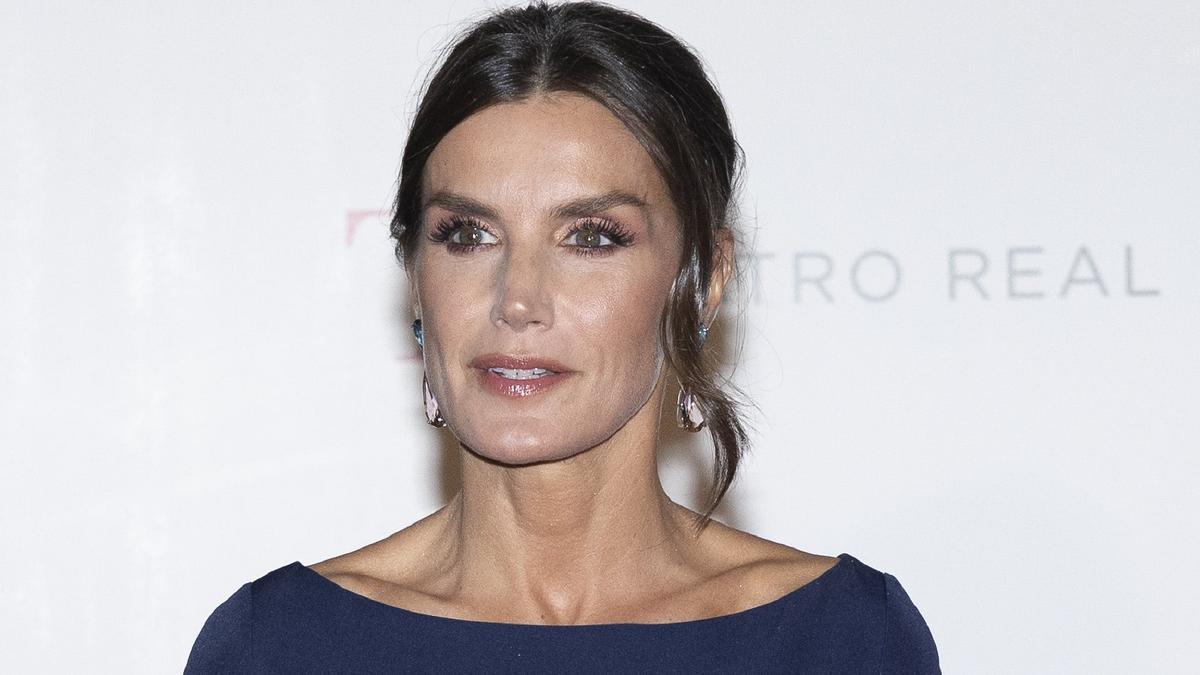 Zara rebaja la versión barata de los zapatos Jimmy Choo que la reina Letizia estrenó en los Premios Macael