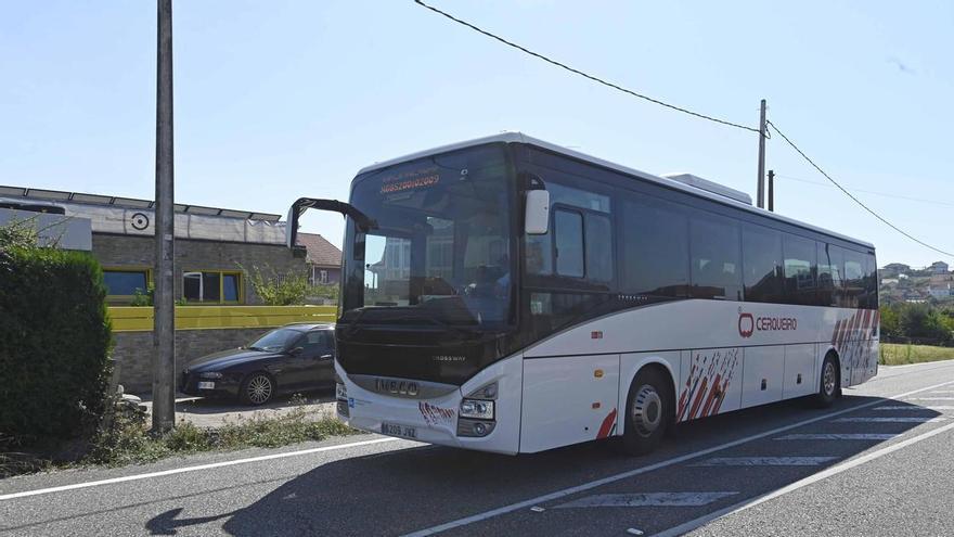 El Concello de Cangas estudiará reforzar las líneas de autobuses a través de un SIMU pero carga contra la Xunta por desatender sus competencias