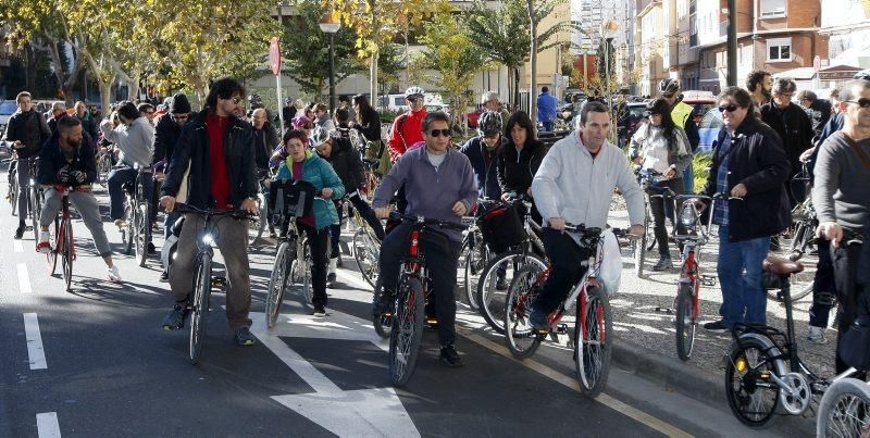 Marcha ciclista en protesta por la paralización del servicio Bizi