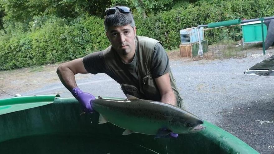 Salas llora la muerte de Jesús Fernández tras dos meses luchando por sobrevivir a un grave accidente laboral en una carrocería