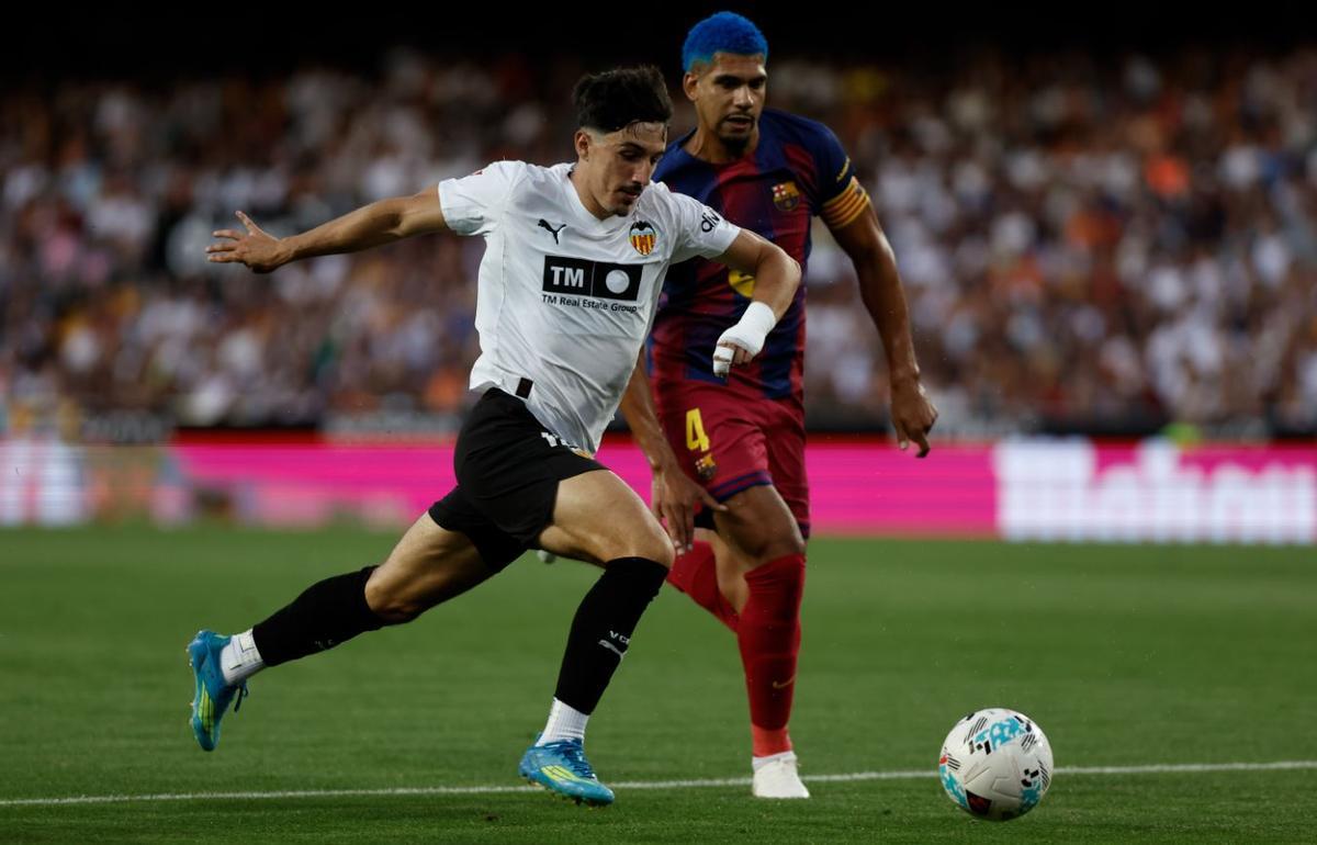 Diego López durante el Valencia - Barcelona en Mestalla
