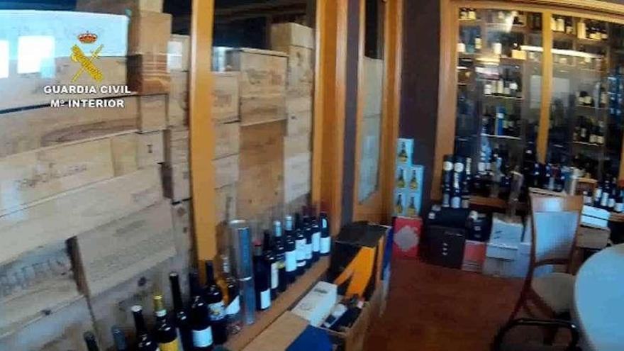 Desarticulan una banda que vendía vino de 19 euros a 1.900 la botella