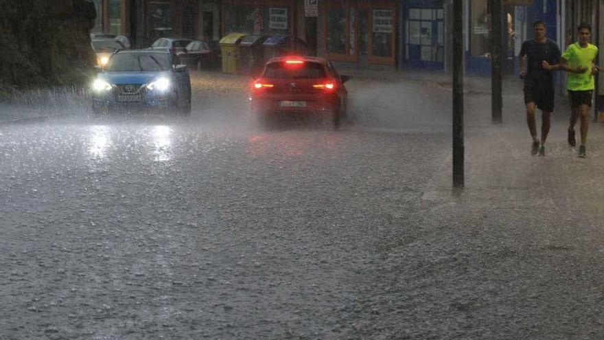 La Ronda de San Torcuato, durante la tormenta del lunes.