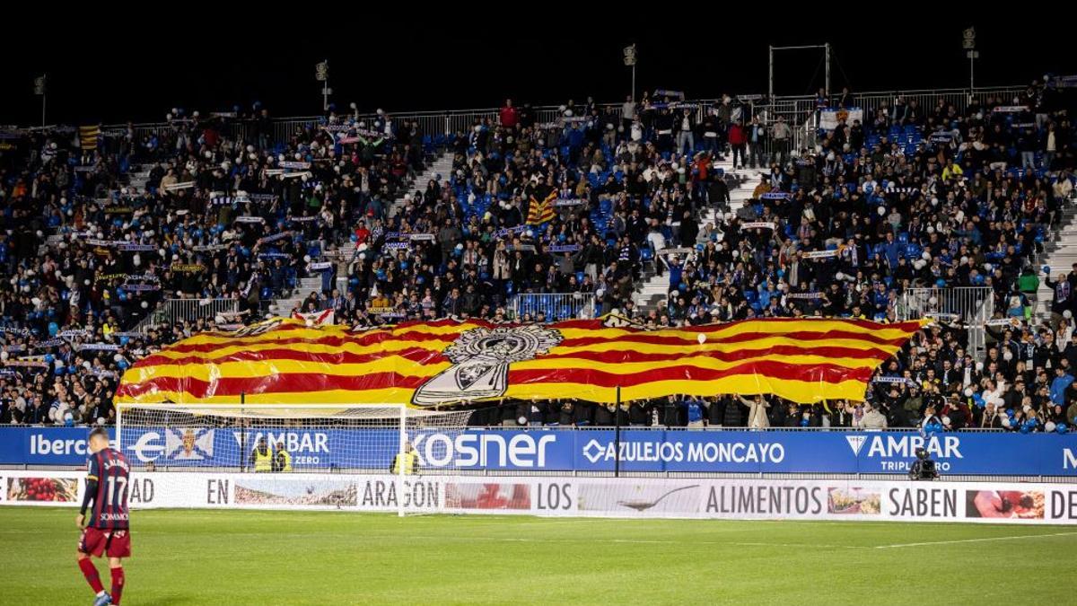 Imagen de una de las gradas del Ibercaja Estadio en el derbi entre el Real Zaragoza y el Huesca.