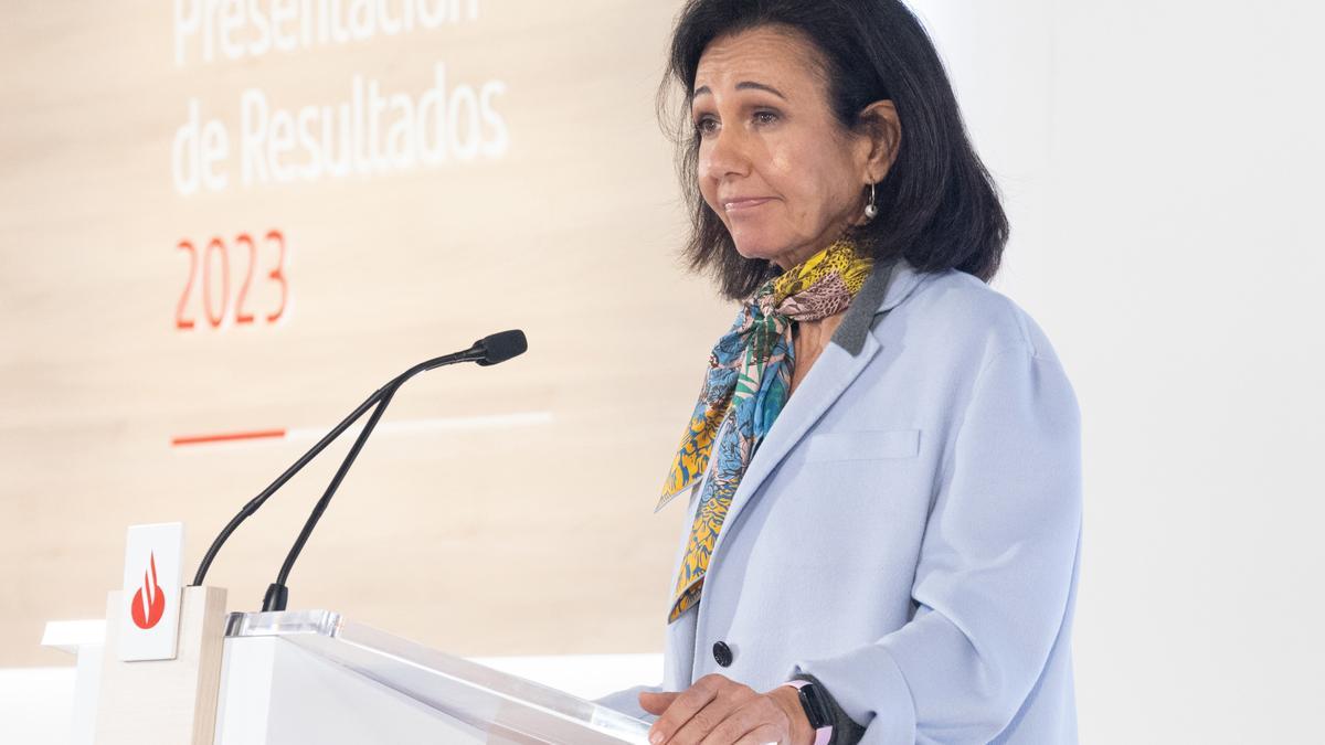 La presidenta del Banco Santander, Ana Botín, durante la presentación de los resultados del 2023 del Grupo Santander, en la Ciudad Grupo Santander, a 31 de enero de 2024, en Boadilla del Monte, Madrid (España).