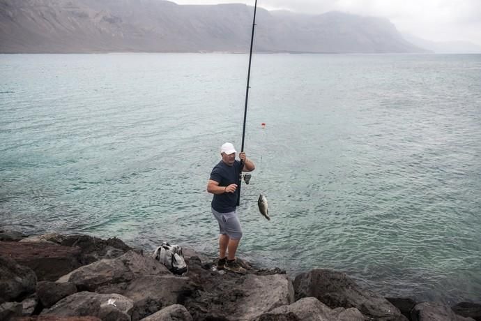 Vida cotidiana en La Graciosa en el primer día ...