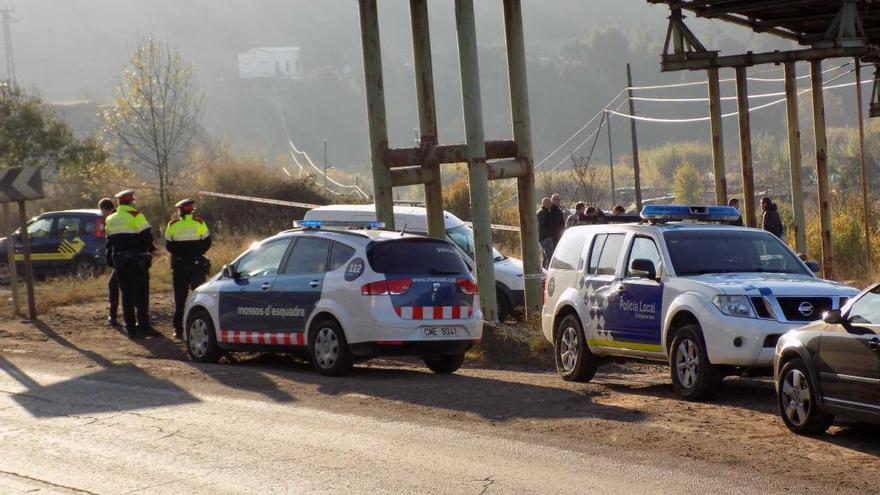 Cossos d&#039;emergències al lloc on va ser localitzat el cadàver, el 18 de novembre passat