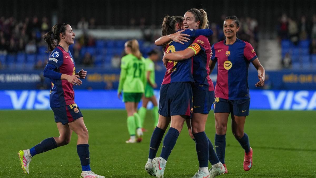 Alexia y Pina celebran el gol antel Wolfburgo.