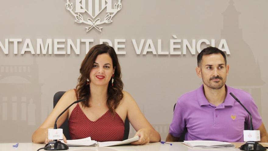 Sandra Gómez y Sergi Campillo, los dos vicealcaldes, ayer tras la junta de gobierno.