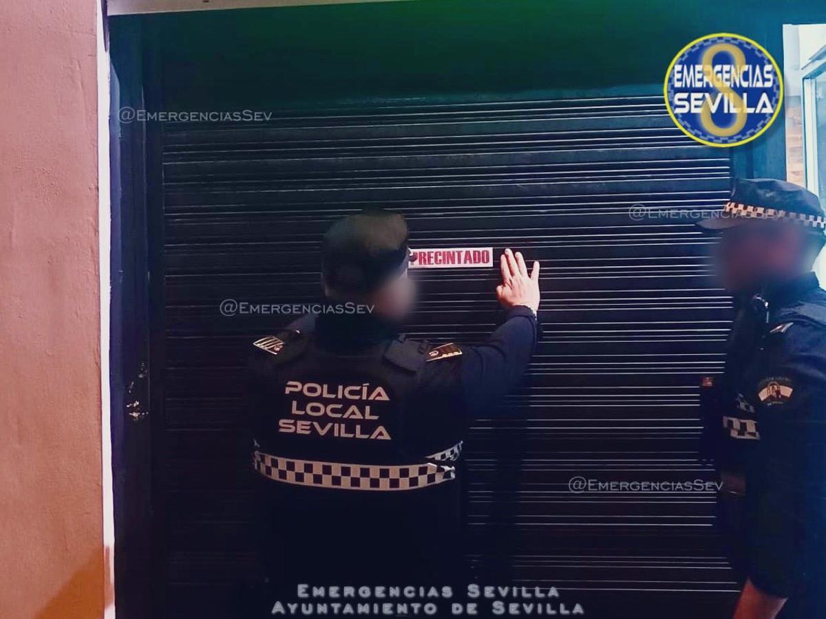 La Policía Local de Sevilla precinta un karaoke de Cerro Amate