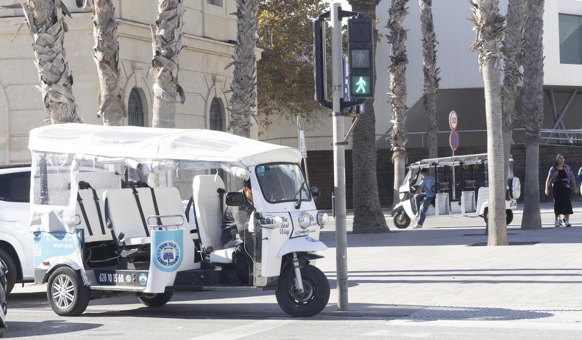 Un tuctuc el pasado mes de noviembre, en Alicante.