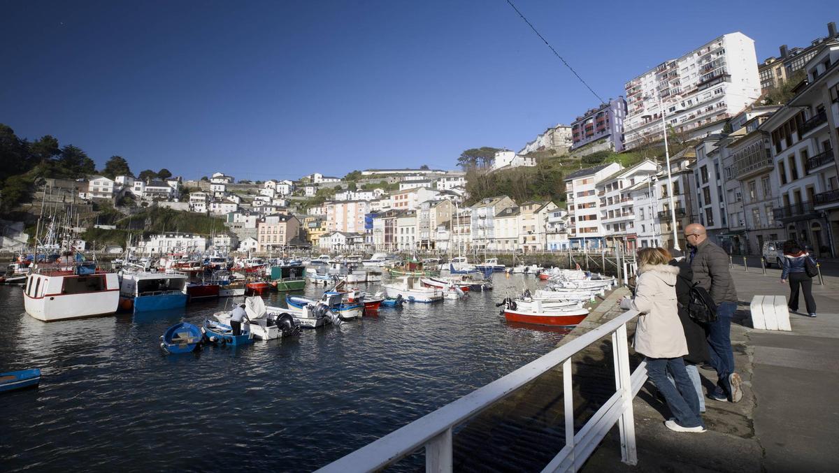 Paseo del Muelle de Luarca.