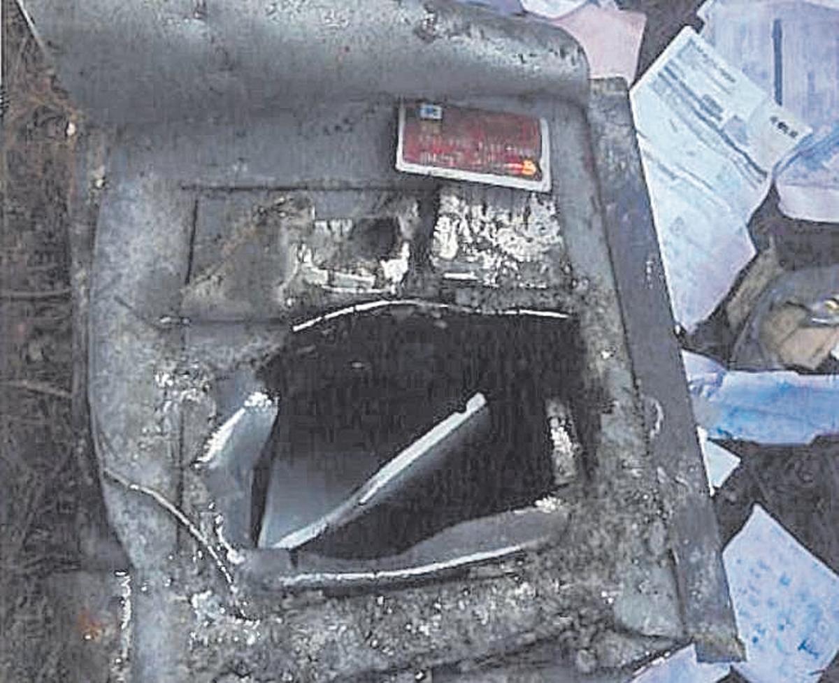 Caja fuerte robada por los ladrones.