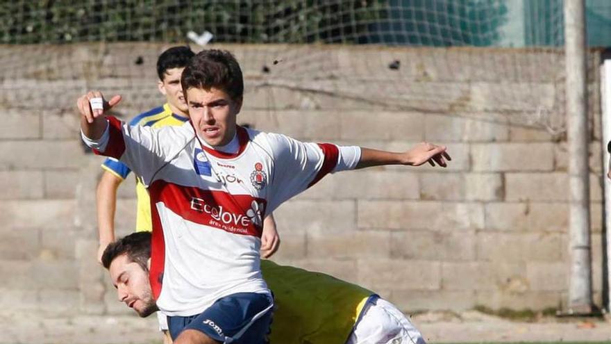 Borja se escapa de la tarascada de un futbolista moscón.