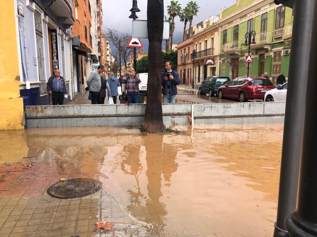 Temporal lluvia: El barranco de Aldaia se desborda con el temporal de lluvia