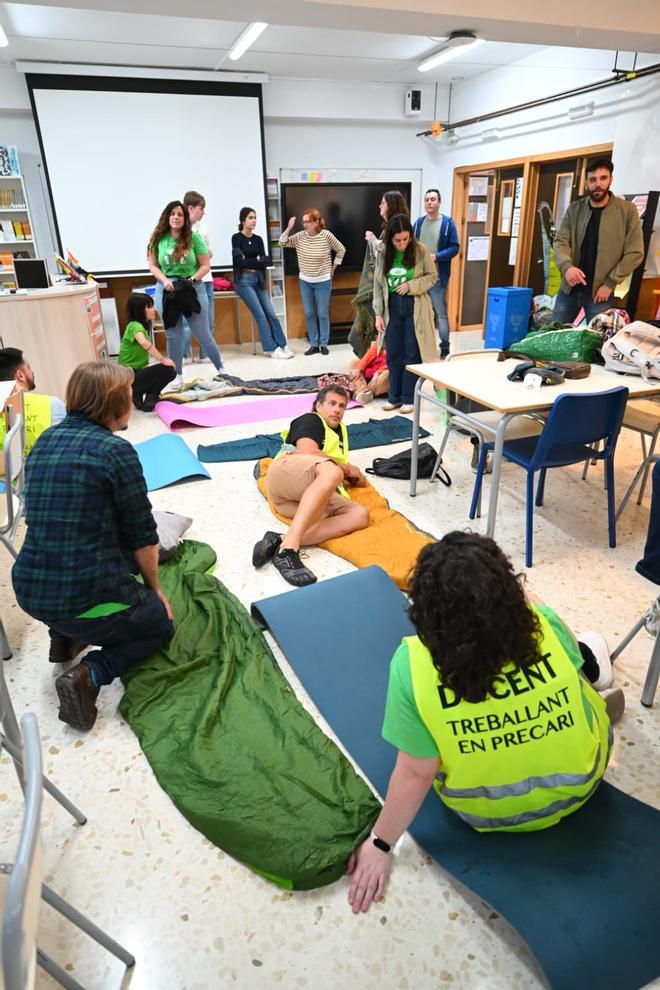 Encierro de profesores en el instituto Cayetano Sempere de Elche
