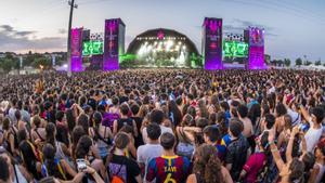 05.07.2025. CANET DE MAR 50 aniversario CANET ROCK. Ambiente y publico en el Pla d’en Sala de Canet. FOTO FERRAN SENDRA