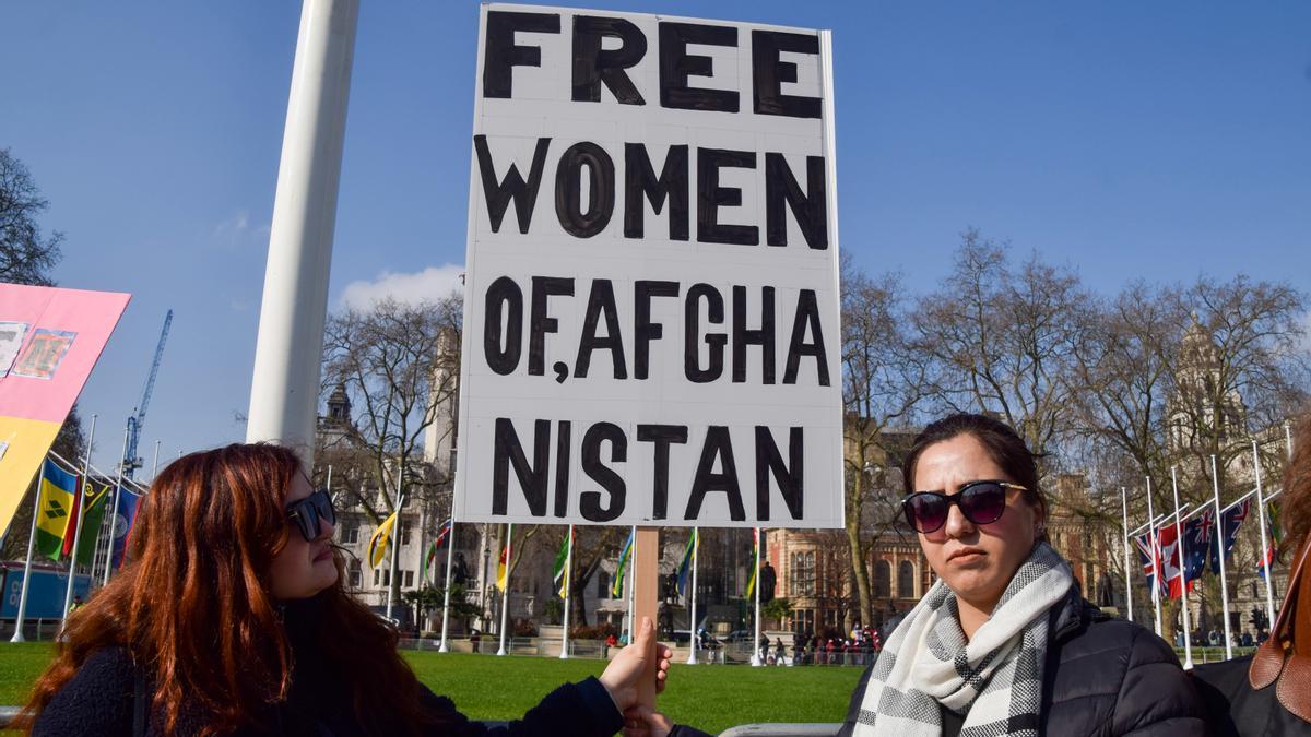 Archivo - Protesta en Londres por los derechos de las mujeres en Afganistán