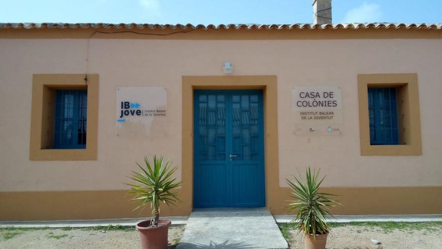 Docentes de Mallorca sin casa en Formentera: «Un profesor no puede vivir  en una casa de colonias»