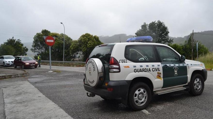 Agentes de la Guardia Civil ejercen sus funciones