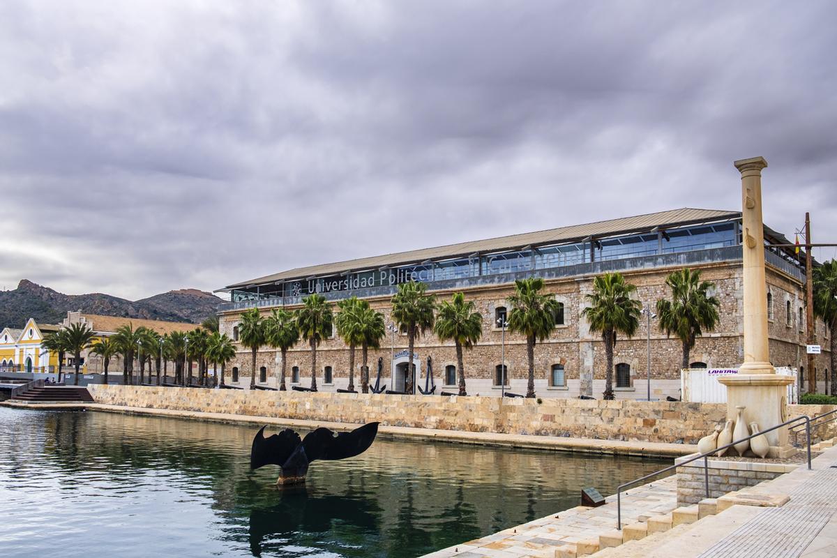 Museo Naval de Cartagena en el paseo marítimo de la ciudad.
