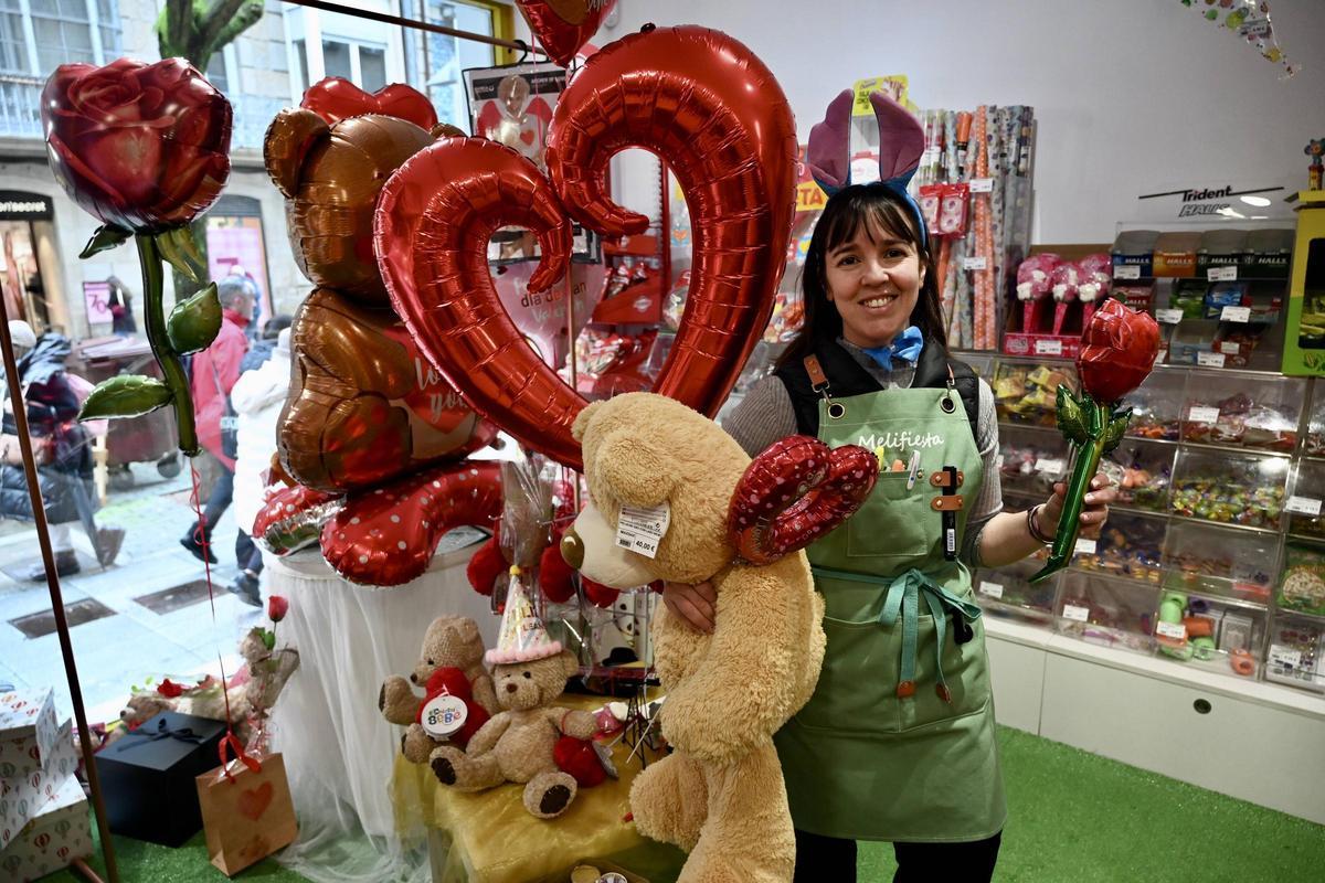 Globos y  peluches, favoritos de los más jóvenes.