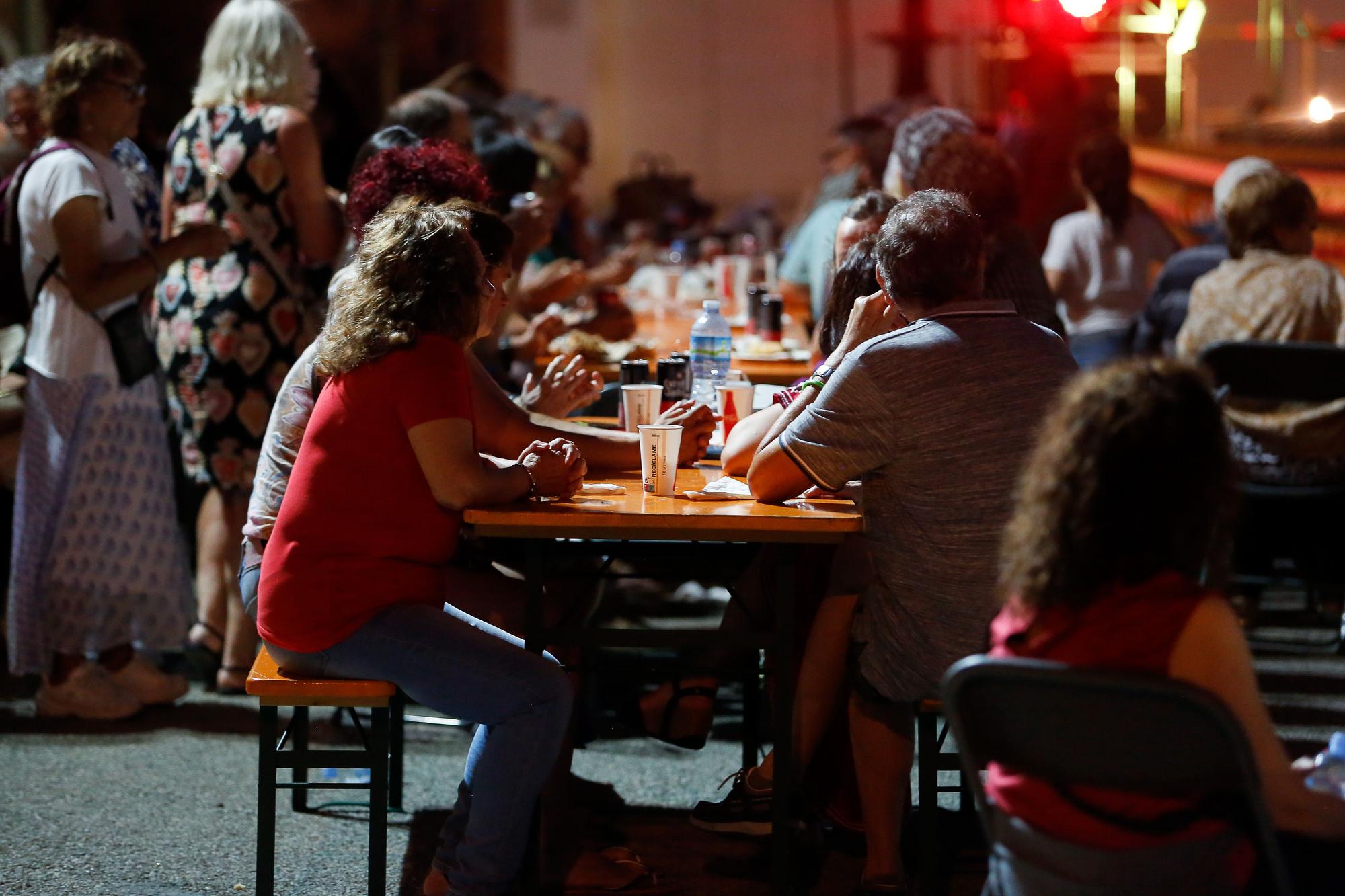 El Institut d'Estudis Eivissencs celebró su fiesta de la Nit de Sant Joan en Puig d'en Valls.