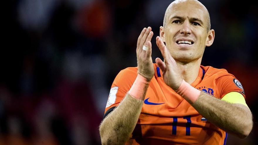 Robben anuncia su retirada de la selección holandesa