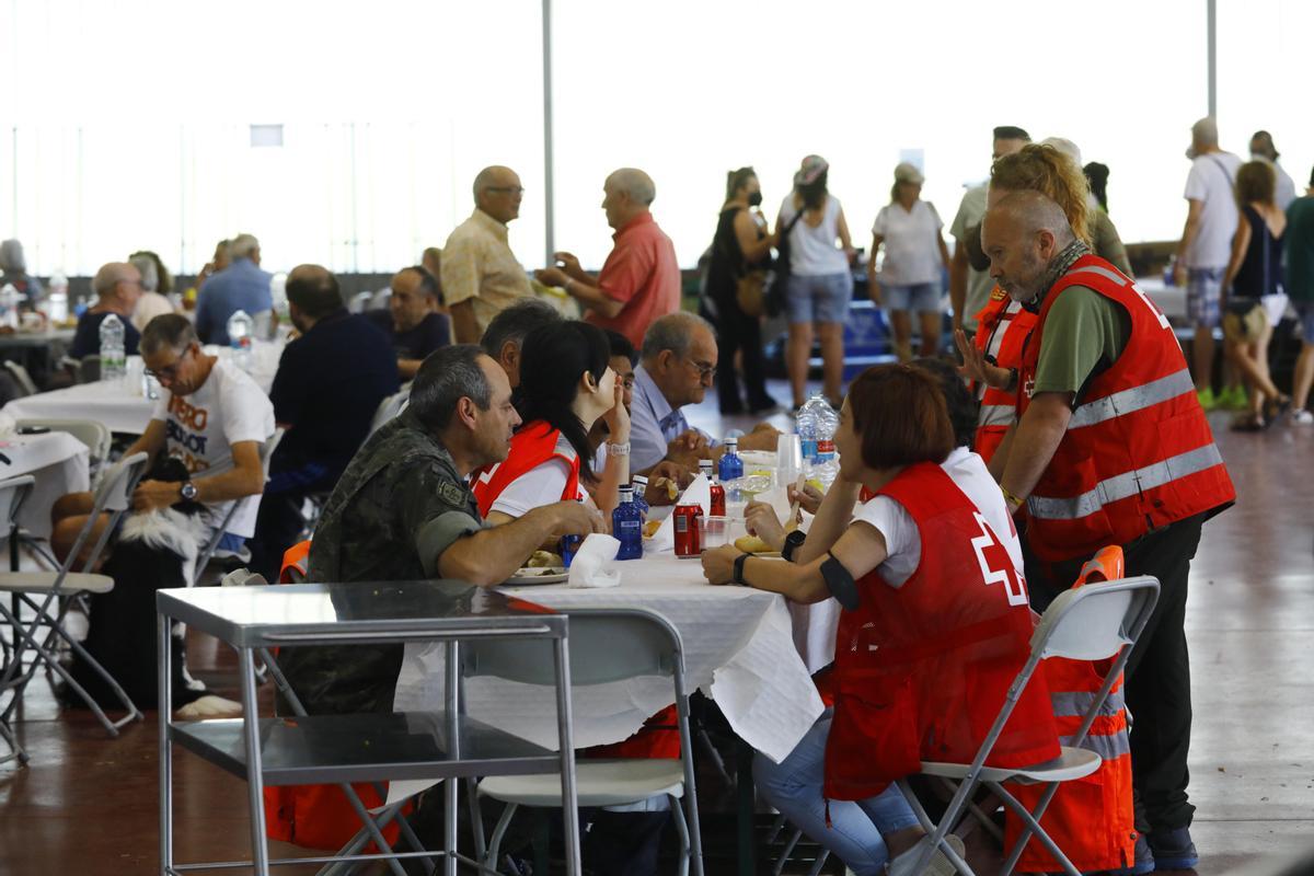 Vecinos y turistas, alojados en el recinto ferial de Calatayud