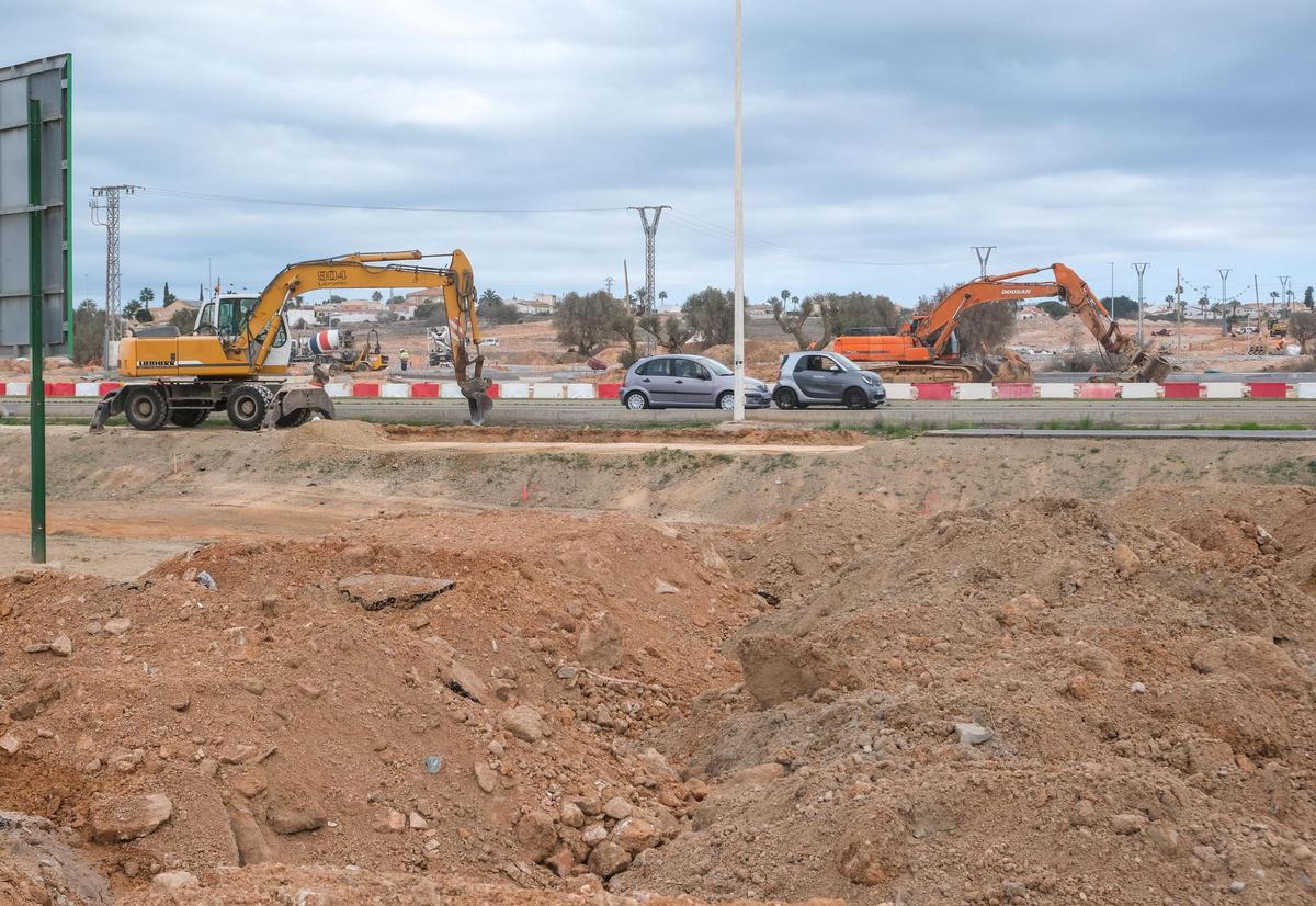 Comienzan las obras del acceso a las 7.400 futuras viviendas de La Hoya: la rotonda que hace la número 14 de la CV-905