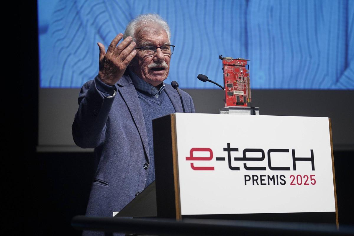 Joan Vila durant el seu discurs en l'entrega del premi.