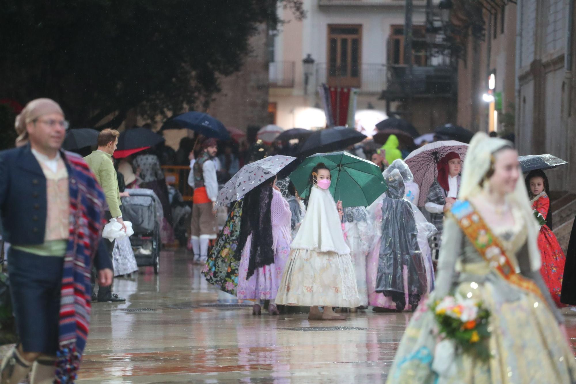 Búscate en el primer día de ofrenda por la calle de la Paz (entre las 18:00 a las 19:00 horas)