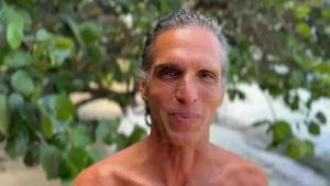 Toni Elías en el clip de Supervivientes donde confiesa que echa de menos de su vida fuera del concurso.